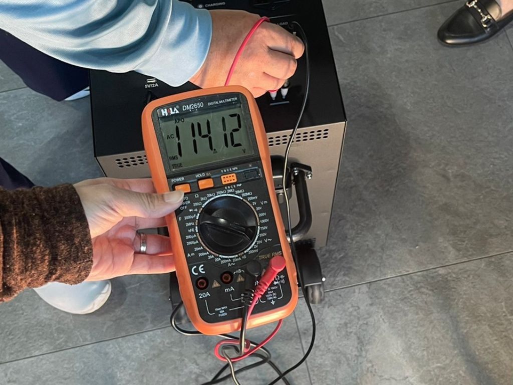 中華電信採購 ProPowffer AC移動電源交貨驗收照片